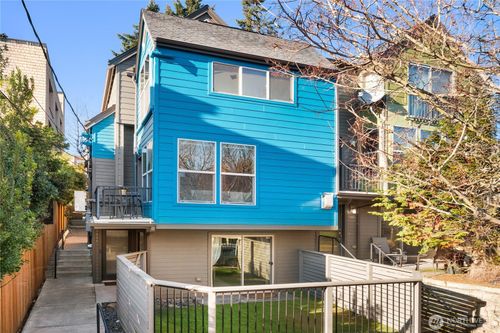 3411 Meridian Ave N, Seattle, WA, 98103-9119 | Card Image