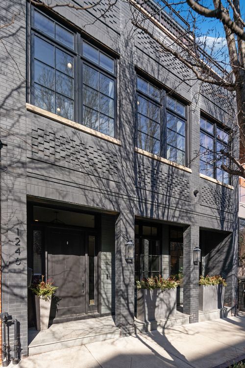 1246 W George St, Chicago, IL, 60657-4220 | Card Image