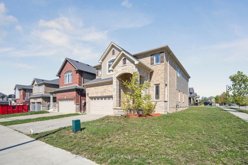 224 Pumpkin Pass, Binbrook, ON, L0R1C0 | Card Image