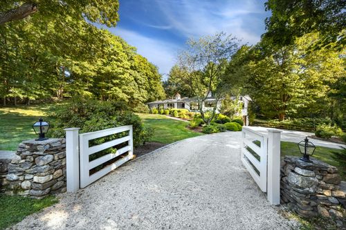 1001 Hulls Farm Rd, Southport, CT, 06890-3006 | Card Image