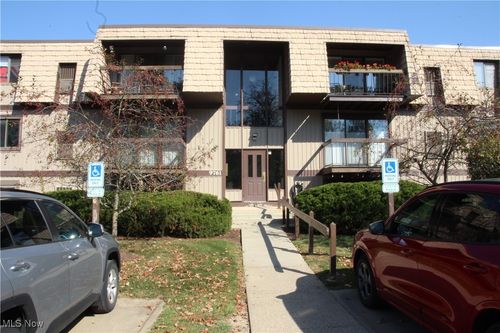 9761 Sunrise Blvd, North Royalton, OH, 44133-3475 | Card Image