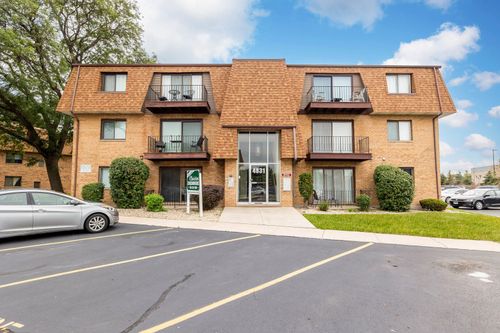 104-4831 W 109th St, Oak Lawn, IL, 60453-5519 | Card Image
