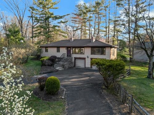43 King George Rd, Warren, NJ, 07059-7026 | Card Image
