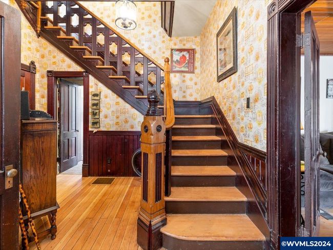 1006 Pine St, House other with 4 bedrooms, 2 bathrooms and null parking in Silverton OR | Image 24