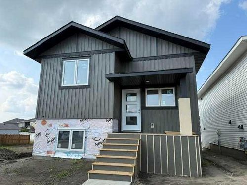 12 Memorial Pky, Red Deer County, AB, T4E3B7 | Card Image
