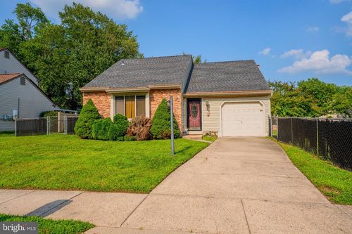 55 Oak Forest Dr, SICKLERVILLE, NJ, 08081-9235 | Card Image