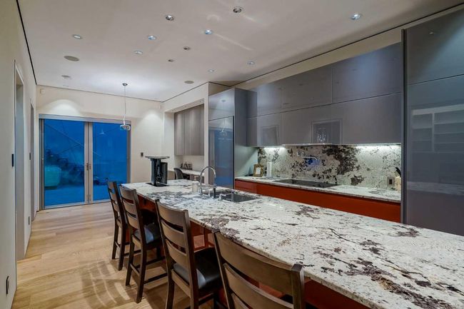 2906 Marquette St Sw, House other with 4 bedrooms, 6 bathrooms and 6 parking in Calgary AB | Image 10