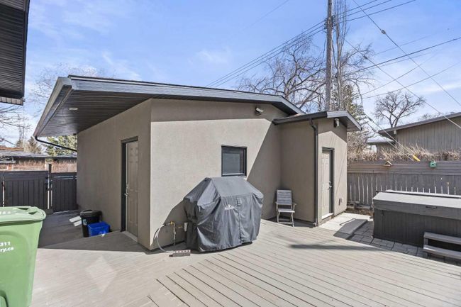 414 Wildwood Drive Sw, Home with 5 bedrooms, 2 bathrooms and 2 parking in Calgary AB | Image 40