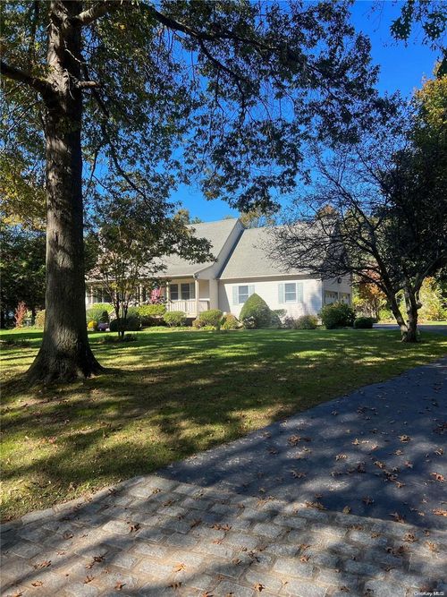 32 Bay Run, Jamesport, NY, 11947-3019 | Card Image