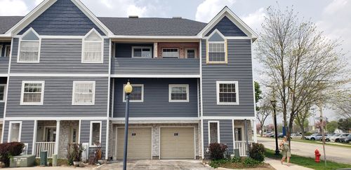 104 Lesley Ln, Crystal Lake, IL, 60014-4375 | Card Image