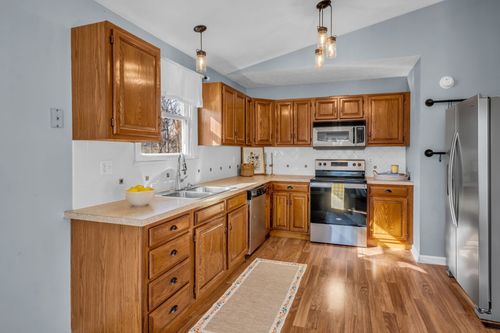 1006 Twin Oaks Dr, White Bluff, TN, 37187-4001 | Card Image