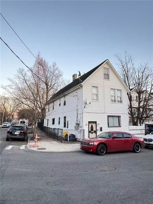 157 Harbor Rd, Staten Island, NY, 10303-2241 | Card Image