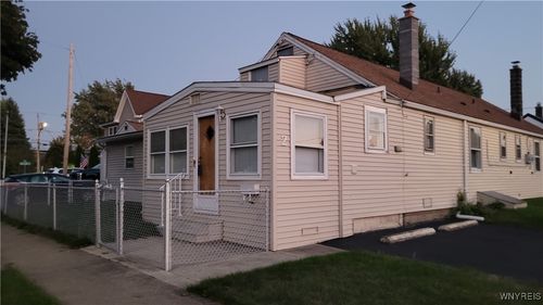 2 Balzac Ct, Tonawanda, NY, 14150-7902 | Card Image
