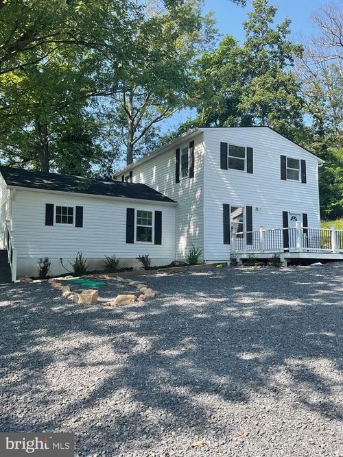 7464 Paw Paw Rd, PAW PAW, WV, 25434-3224 | Card Image