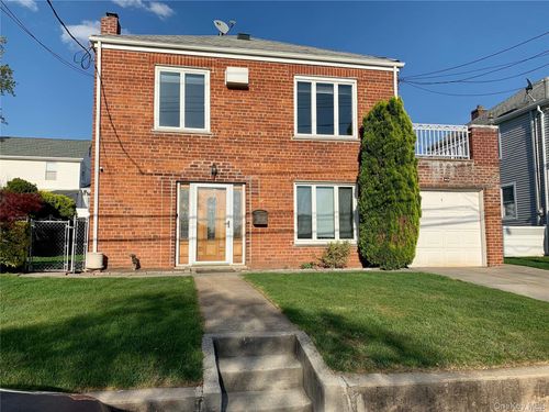2-floor-10-07 147th St, Whitestone, NY, 11357-1711 | Card Image