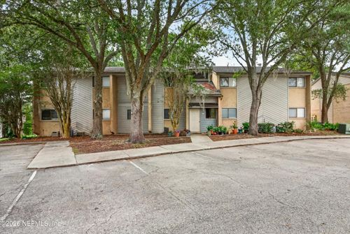 2061-3801 Crown Point Rd, JACKSONVILLE, FL, 32257-7804 | Card Image