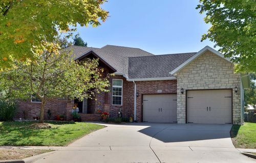 1102 N Arlington St, Nixa, MO, 65714-7666 | Card Image