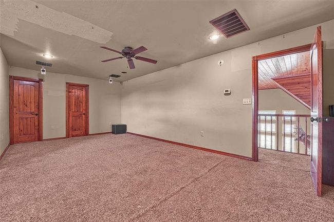 UPSTAIRS WITH CLOSET AND BATHROOM | Image 23