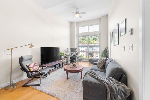 402-1182 W 16th St, North Vancouver, BC, V7P0B3 | Card Image