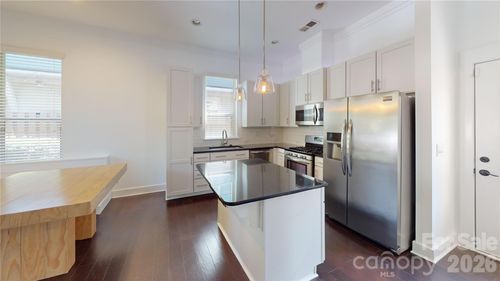 930 Steel House Blvd, Charlotte, NC, 28205-1282 | Card Image