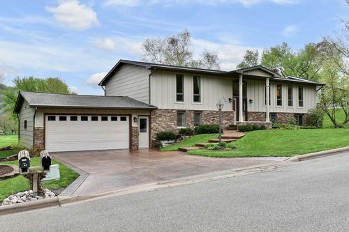 1614 Valley View Dr, Winona, MN, 55987-4852 | Card Image