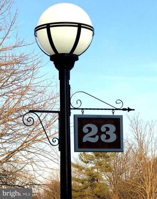 apt-8-23 Stonehenge Cir, PIKESVILLE, MD, 21208-3242 | Card Image