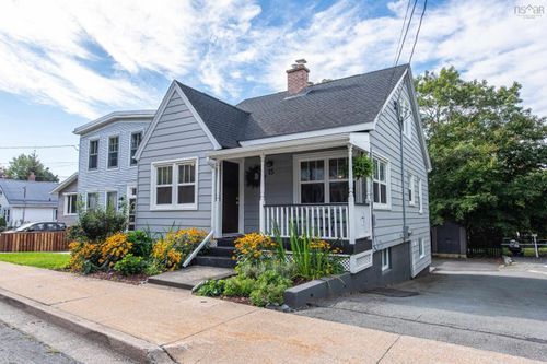 15 Hester Street, House with 3 bedrooms, 1 bathrooms and null parking in Dartmouth NS | Card Image