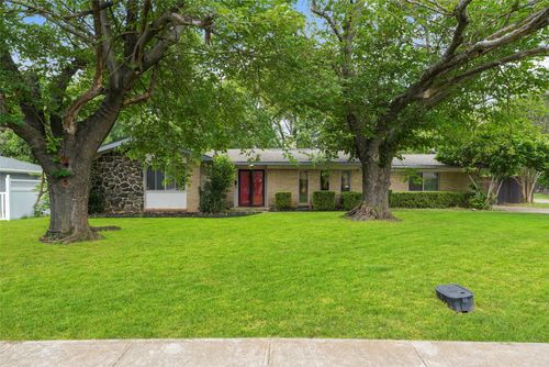 613 Misty Glen Dr, Desoto, TX, 75115-4425 | Card Image