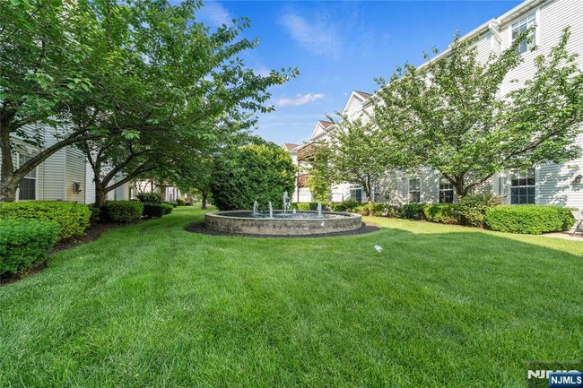 34 George Russell Way, Condo with 2 bedrooms, 3 bathrooms and null parking in Clifton NJ | Image 25