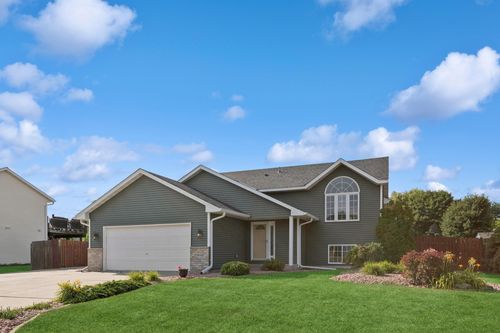 905 E Orchard St, Belle Plaine, MN, 56011-2189 | Card Image