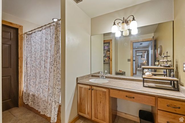 Basement, 2nd primary en-suite bathroom | Image 25