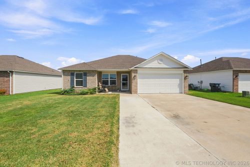 7511 E 143 Street, Collinsville, OK, 74021 | Card Image