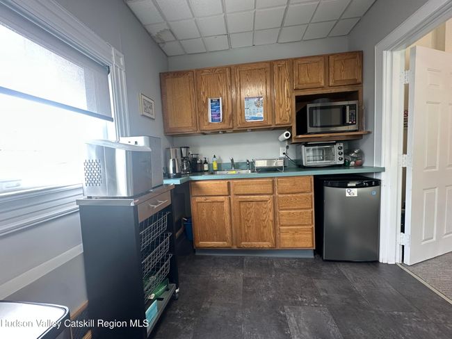 437 E Allen St, Home with 0 bedrooms, 2 bathrooms and null parking in Hudson NY | Image 9