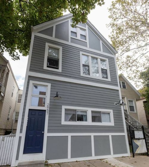 apt-2f-2957 N Avers Ave, Chicago, IL, 60618-7758 | Card Image