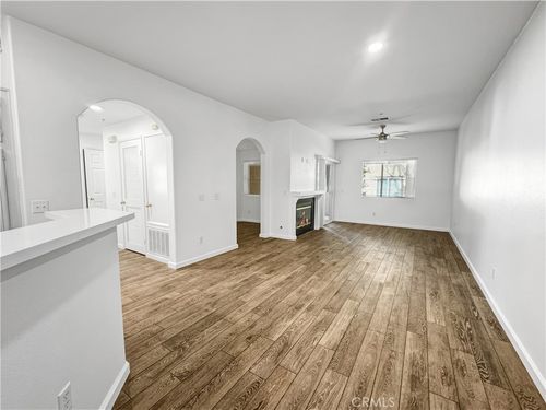 2002-26526 Arboretum Way, Murrieta, CA, 92563-7260 | Card Image