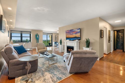 apt-20f-7855 Boulevard, North Bergen, NJ, 07047-5934 | Card Image
