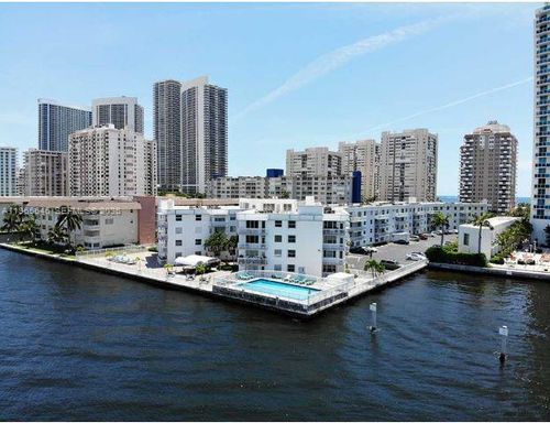 apt-209-1913 S Ocean Dr, Hallandale Beach, FL, 33009-5951 | Card Image