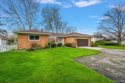 25651 S River Rd, Harrison Township, MI, 48045-5639 | Card Image