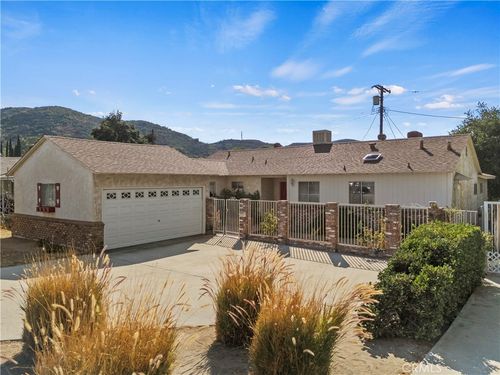 10335 Oro Vista Ave, Sunland, CA, 91040-3042 | Card Image