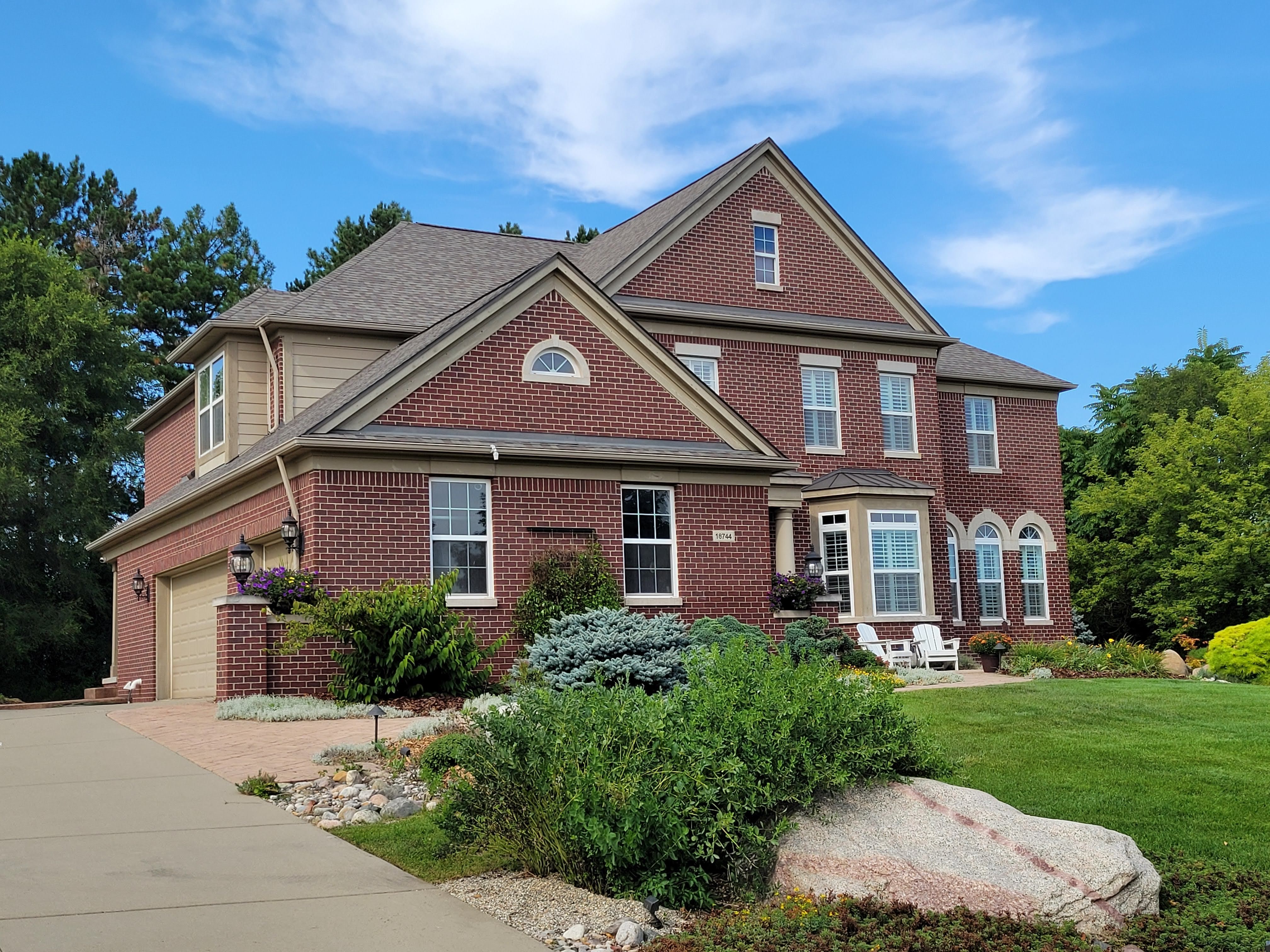 Grande Vista Dr, Northville, MI 48168