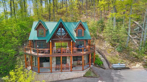 4211 Whetstone Rd, Sevierville, TN, 37862-1901 | Card Image