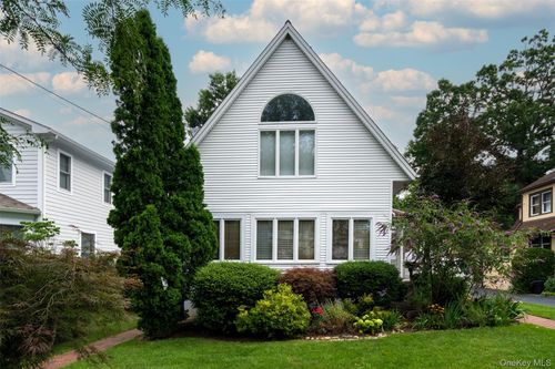 217 Larchmont Ave, Larchmont, NY, 10538-2805 | Card Image