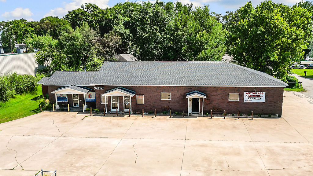 65 W Main St, Farmington, AR 72730