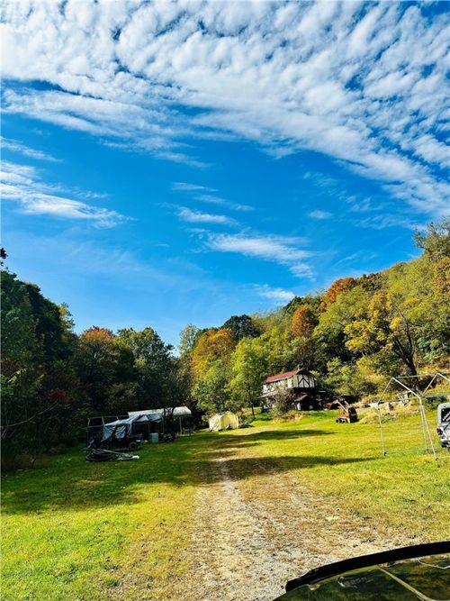 200 Shad Hollow Rd, Monaca, PA, 15061-2719 | Card Image