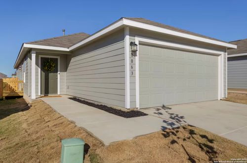 8063 Nube Medina, San Antonio, TX, 78252-4809 | Card Image