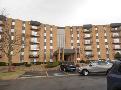 apt-505-900 W Sunset Dr, Glenwood, IL, 60425-1157 | Card Image