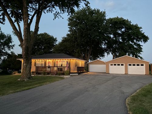 319 N 1st St, Long Grove, IA, 52756-9702 | Card Image