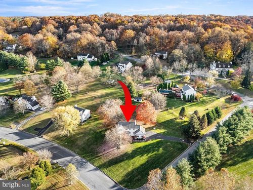 4 Pierce Ln, DOWNINGTOWN, PA, 19335-2298 | Card Image