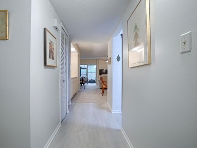 Entry/Hallway | Image 3