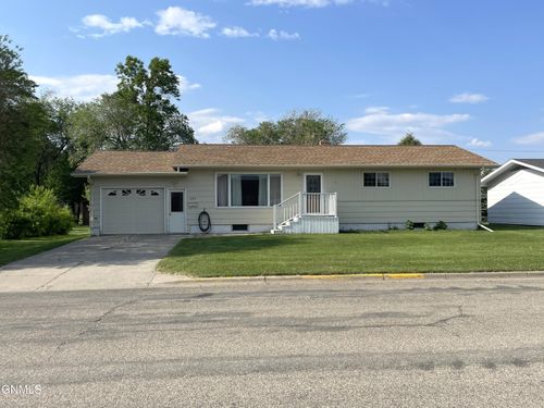 265 Main St, Carrington, ND, 58421-1731 | Card Image
